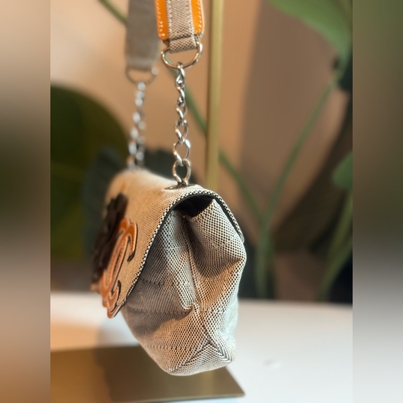 Chanel ‘Canvas No. 5 Camellia Flap Bag’ - Picture 3 of 14